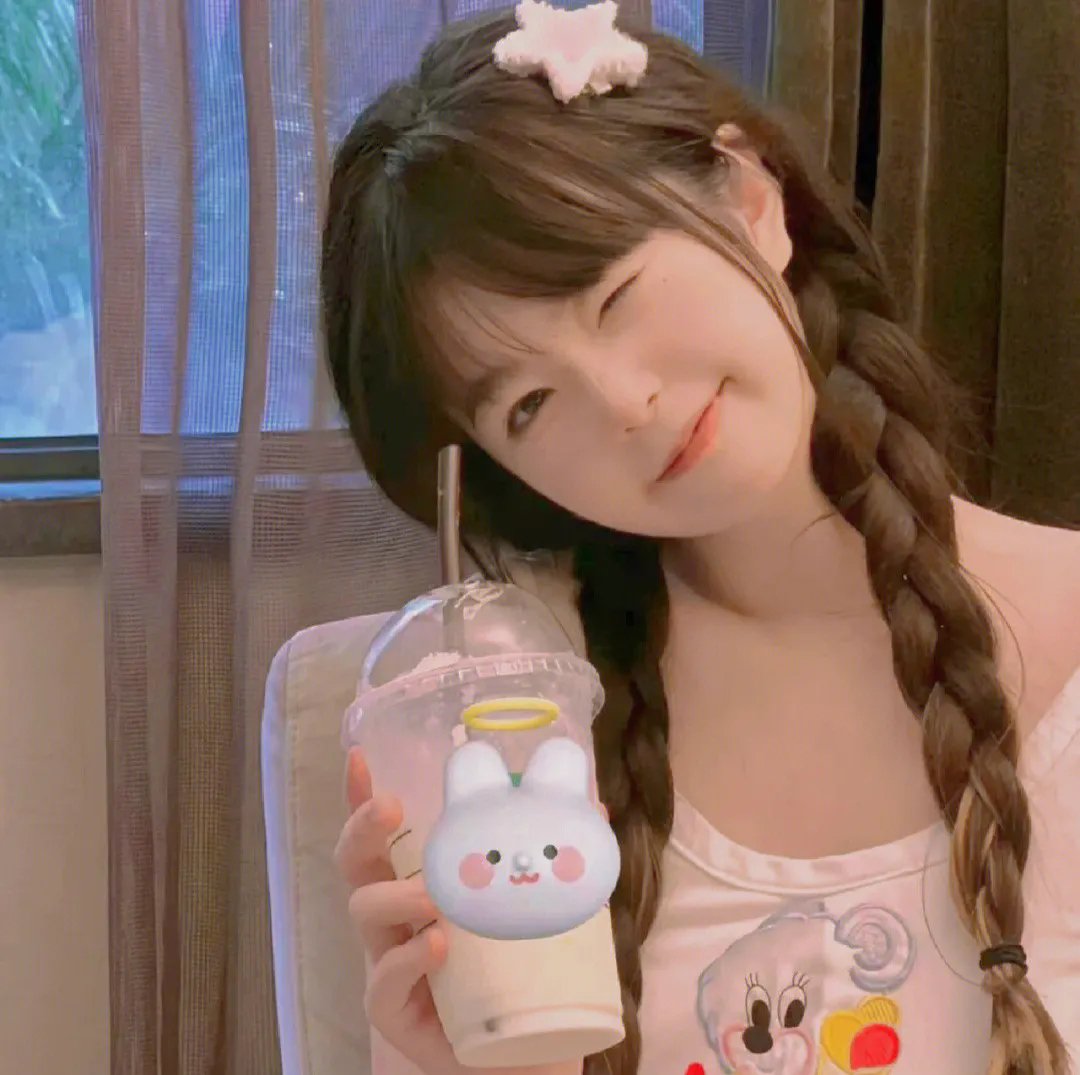 闪婚后，楚助理每天带薪恋爱